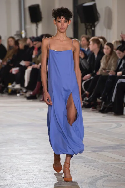 Look 54